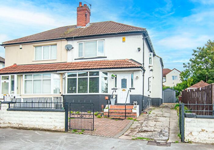 3 Bedroom Semi-Detached House For Sale In Easterly Crescent, Gipton, Leeds, LS8