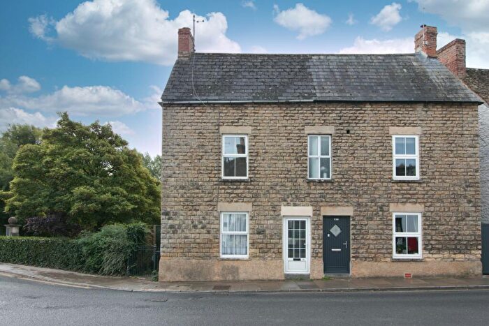 3 Bedroom End Of Terrace House For Sale In High Street, Malmesbury, Wiltshire, SN16