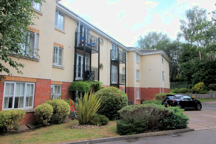 2 Bedroom Flat To Rent In Woking, GU21