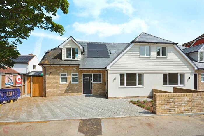 3 Bedroom Semi-Detached House For Sale In Stanley Road, Broadstairs, CT10