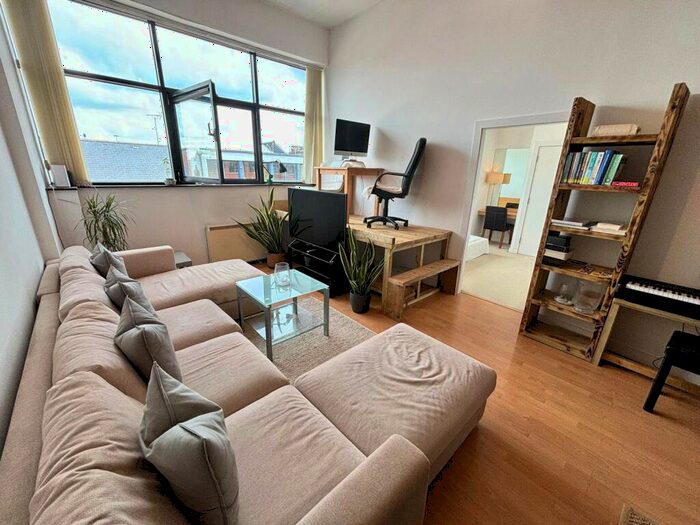 2 Bedroom Apartment For Sale In Tenby Street, Birmingham, B1