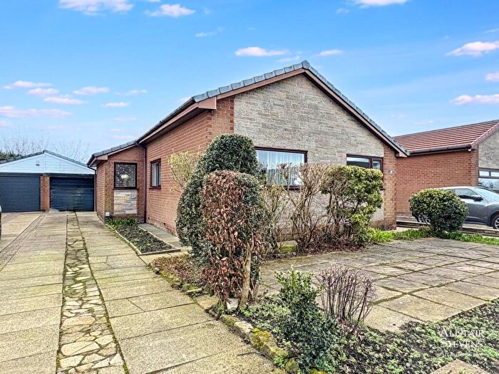 3 Bedroom Detached Bungalow For Sale In Cathedral Road, Chadderton, Oldham, OL9
