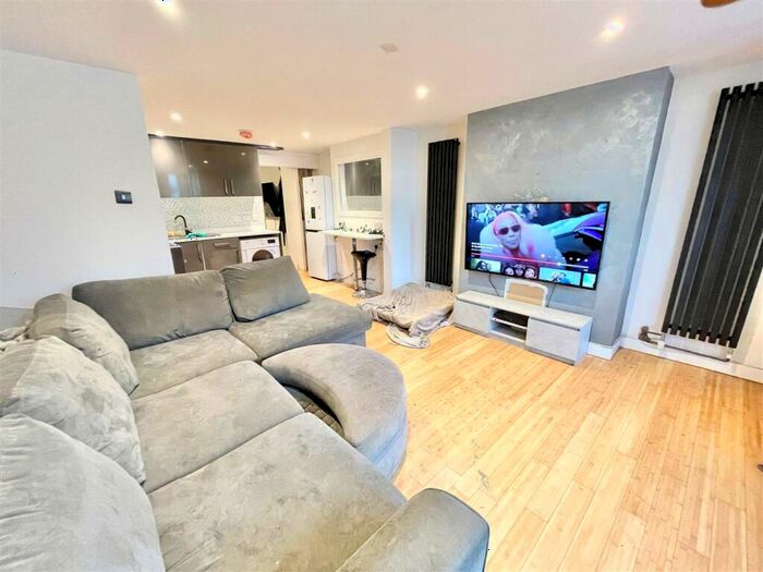 1 Bedroom Apartment To Rent In Catbrain Lane, Cribbs Causeway, Bristol, BS10