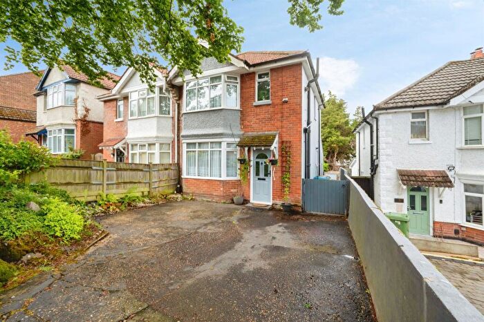 3 Bedroom Semi Detached House For Sale In Woodmill Lane, Southampton, SO18