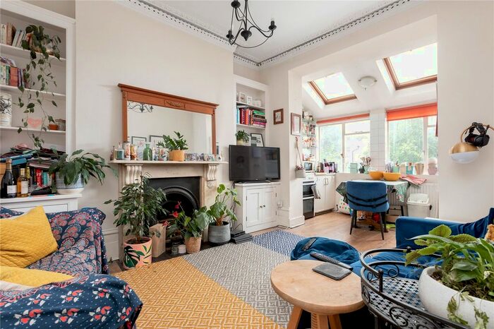 1 Bedroom Flat To Rent In Victoria Rise, Clapham, SW4