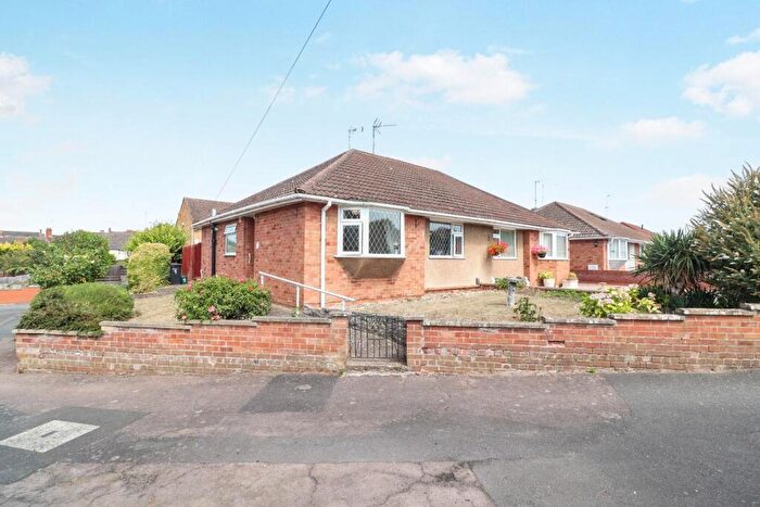 2 Bedroom Semi-Detached Bungalow For Sale In Mannings Rise, Rushden, NN10