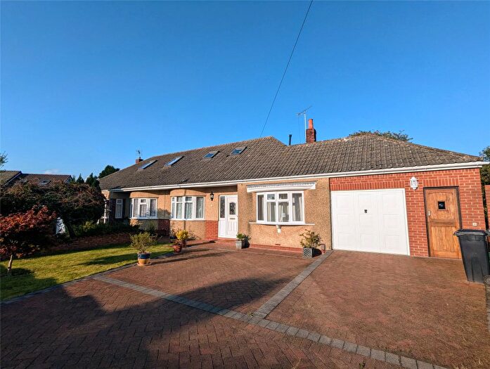 3 Bedroom Bungalow To Rent In Springleaze, Mangotsfield, Bristol, Gloucestershire, BS16