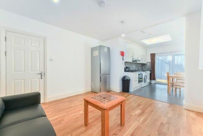 5 Bedroom Property To Rent In Park Drive, Acton, W3