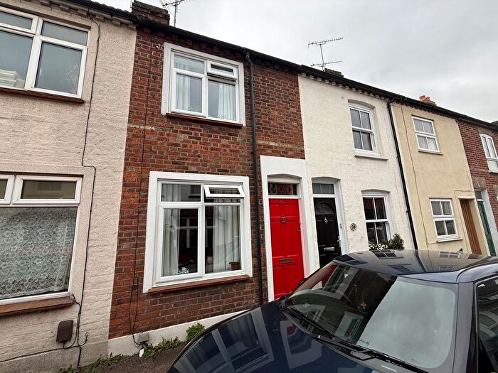 2 Bedroom Terraced House For Sale In Albert Street, Aylesbury, HP20
