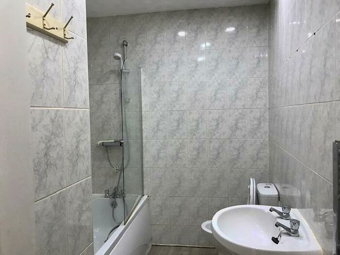 2 Bedroom House To Rent In New Chapel St, BB2