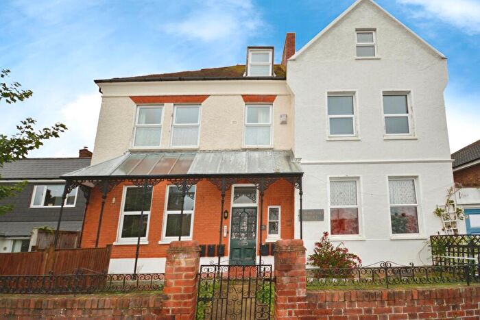 1 Bedroom Flat For Sale In Northdown Avenue, Margate, CT9