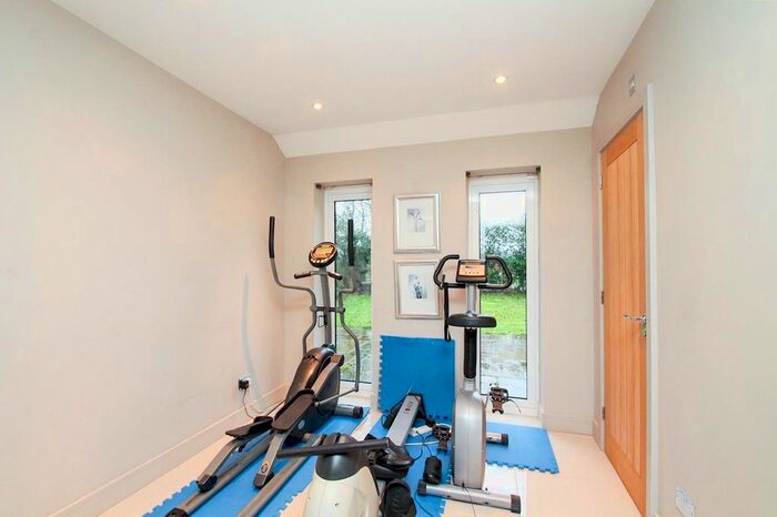 4 Bedroom Country House To Rent In The Straight Mile, Shurlock Row, RG10