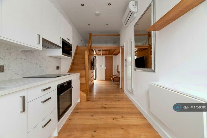 Studio To Rent In St. Peter's Street, London, N1