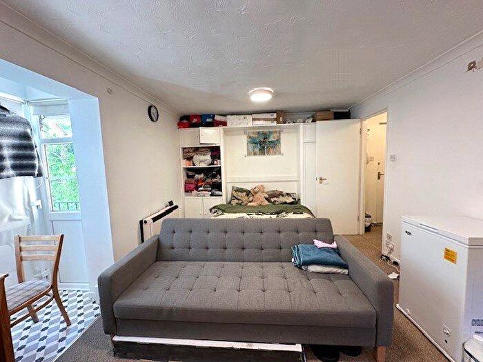 Studio To Rent In Selhurst Close, London, SW19