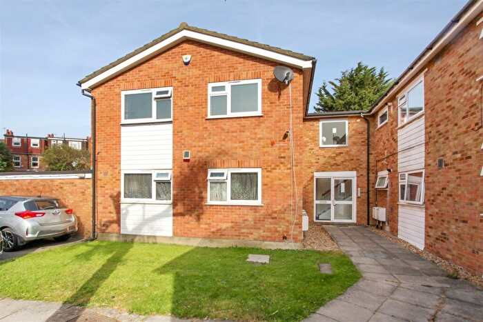 2 Bedroom Flat For Sale In Annette Close, Harrow, HA3