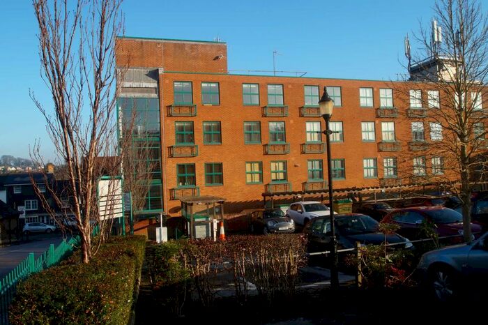 1 Bedroom Flat To Rent In Callard House, High Street, Berkhamsted, HP4