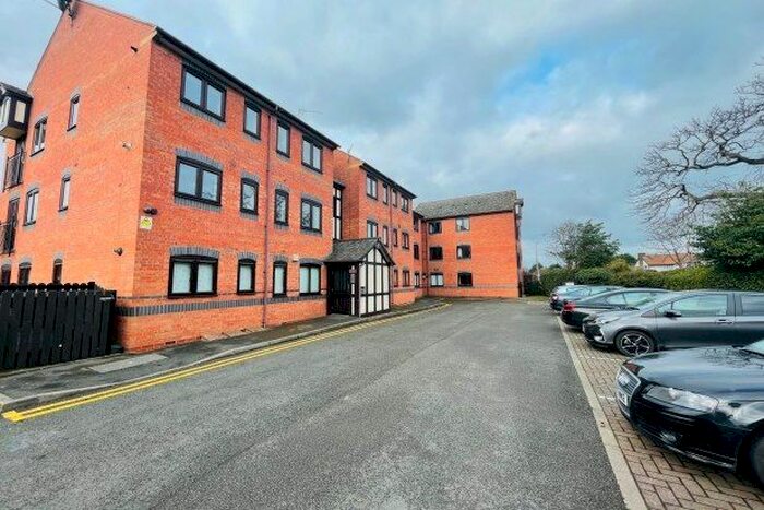 2 Bedroom Flat To Rent In The Moorings, Leamington Spa, CV31