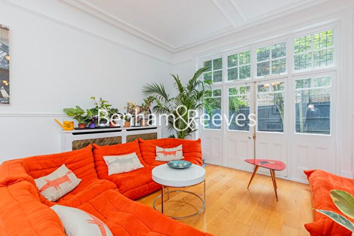 6 Bedroom End Of Terrace House To Rent In Glenloch Road, Hampstead, NW3
