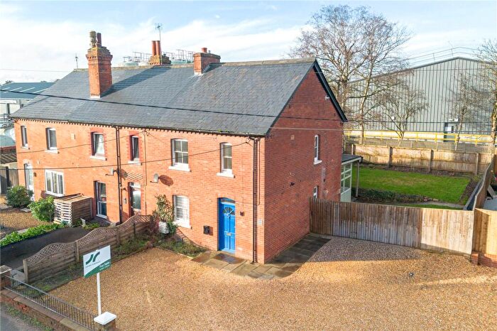 4 Bedroom End Of Terrace House For Sale In London Road, Devizes, Wiltshire, SN10