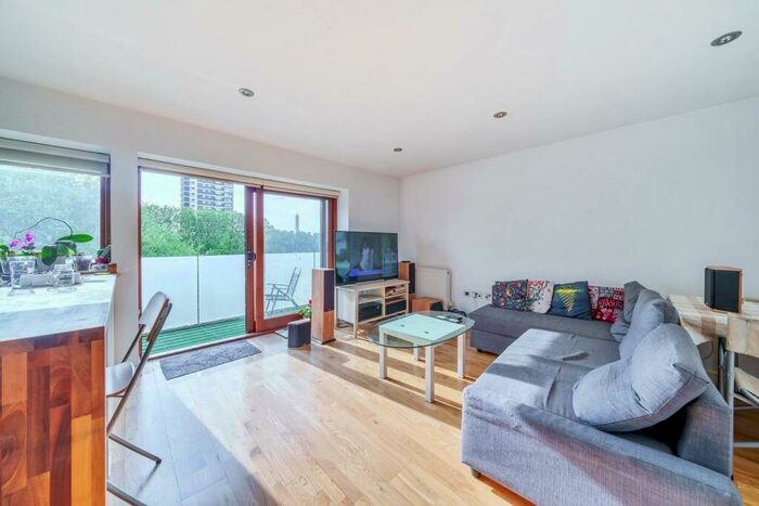 2 Bedroom Flat To Rent In Parkview, Docklands, London, E16