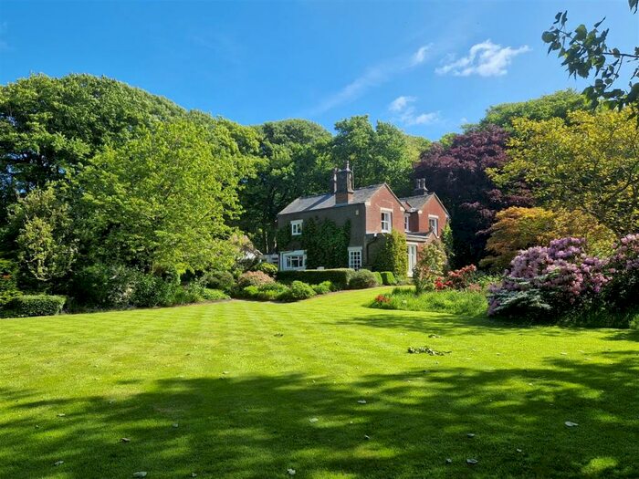 5 Bedroom Detached House For Sale In Church Road, Weeton, PR4