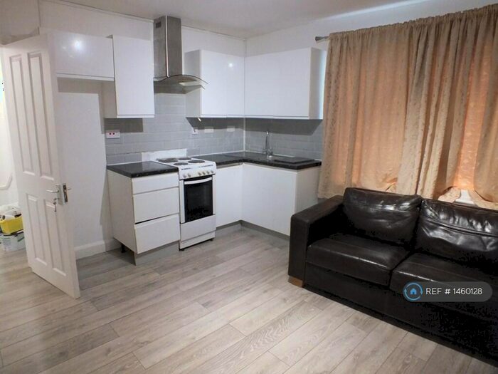 2 Bedroom Flat To Rent In Sudbury Town, Wembley, HA0