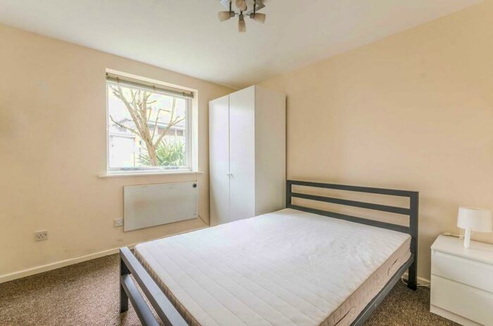1 Bedroom Flat To Rent In Fishguard Way, Gallions Reach, London, E16