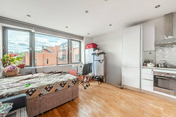 Studio For Sale In Peterborough Road, Harrow, HA1