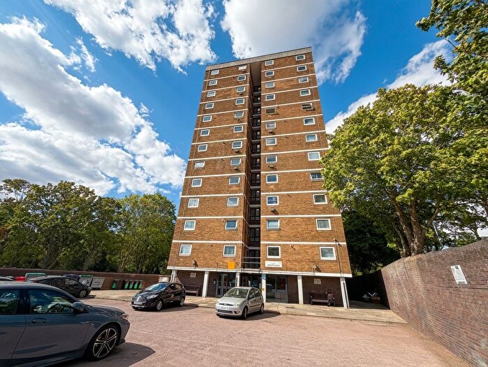 1 Bedroom Flat To Rent In High Plash, Cuttys Lane, Stevenage, SG1