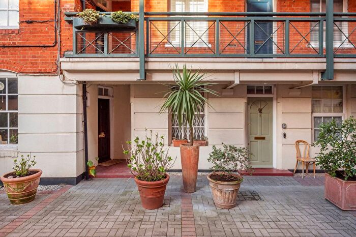 1 Bedroom Flat To Rent In Sheridan Buildings, Covent Garden, WC2B