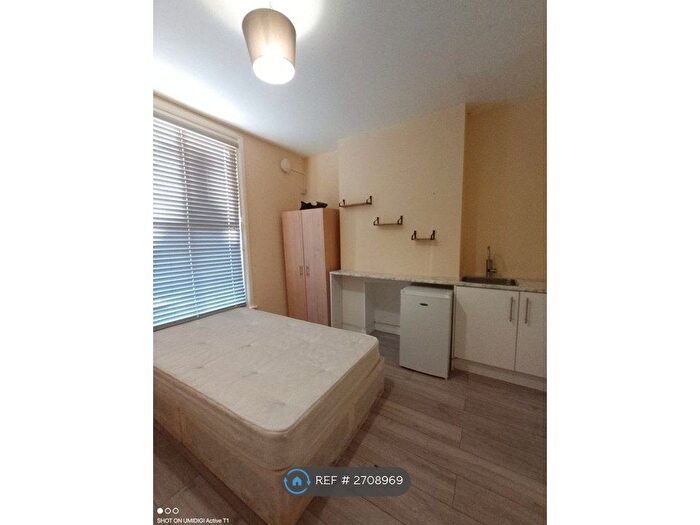 Studio To Rent In Sandhurst Road, London, SE6