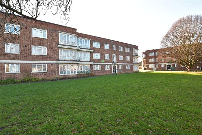 2 Bedroom Flat For Sale In Longbridge Road, Barking, Essex, IG11