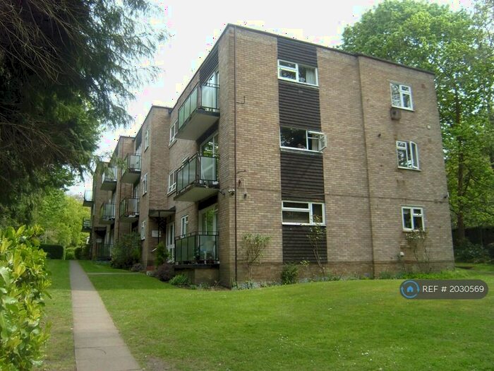 2 Bedroom Flat To Rent In Highgate Court, Farnborough, GU14
