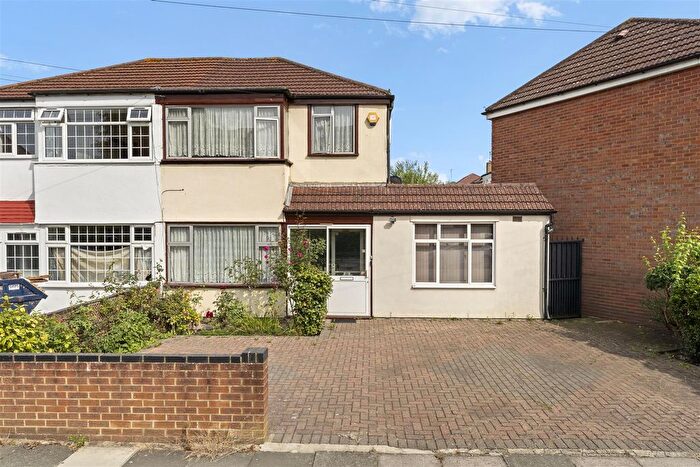 4 Bedroom Semi-Detached House For Sale In Adrienne Avenue, Southall, UB1