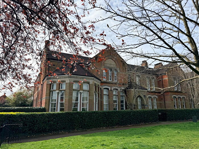 2 Bedroom Apartment For Sale In Monro Drive, Guildford, GU2