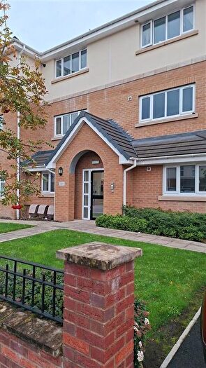 2 Bedroom Flat To Rent In Elderburn Road, Manchester, M22