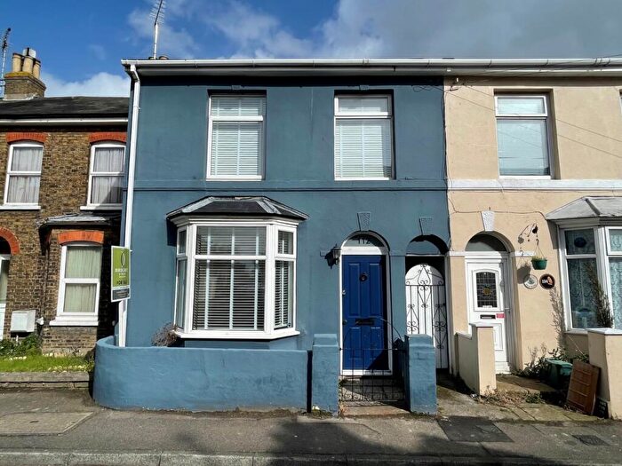 3 Bedroom End Of Terrace House For Sale In Blenheim Road, Deal, Kent, CT14