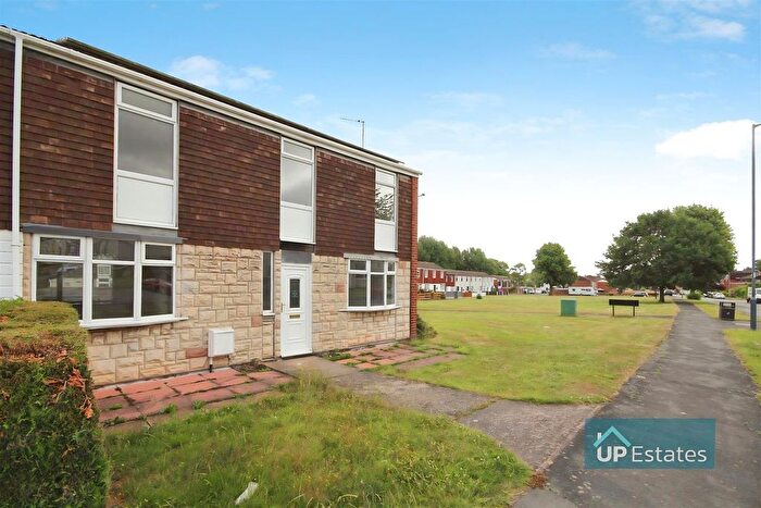 3 Bedroom End Of Terrace House For Sale In Kingswood Road, Stockingford, Nuneaton, CV10