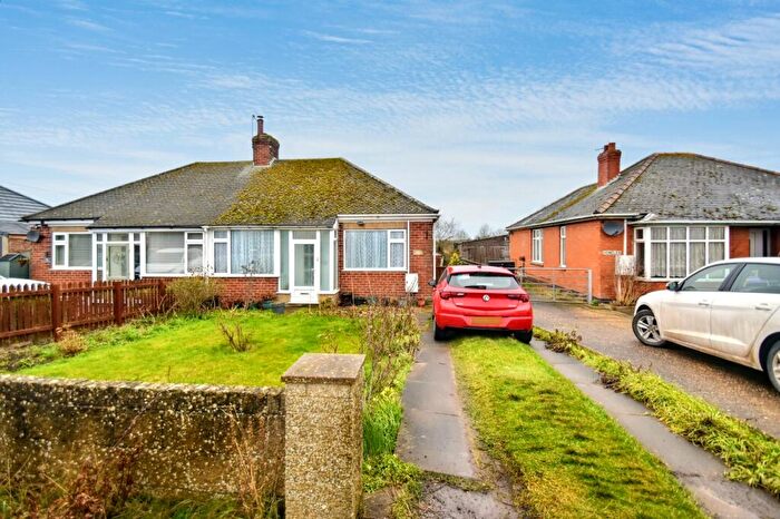 2 Bedroom Bungalow For Sale In Croft Bank, Croft, PE24