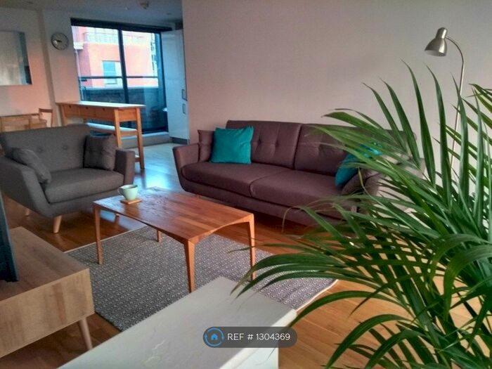 2 Bedroom Flat To Rent In Madison Square, Liverpool L1