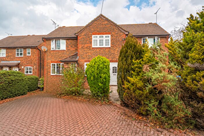 2 Bedroom Terraced House For Sale In Dunsford Close, Kingshill, Swindon, SN1