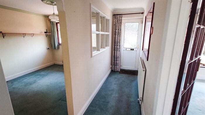 3 Bedroom Detached Bungalow For Sale In Back Lane, Blyth, Worksop, S81