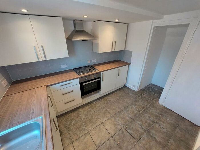 3 Bedroom Semi-Detached House To Rent In Durley Dean Road, Birmingham, B29