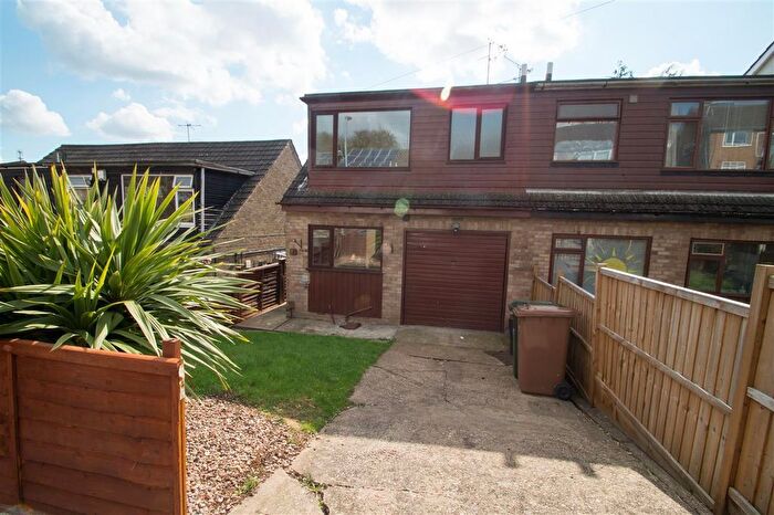 3 Bedroom Semi-Detached House To Rent In Mays Avenue, Carlton, NG4