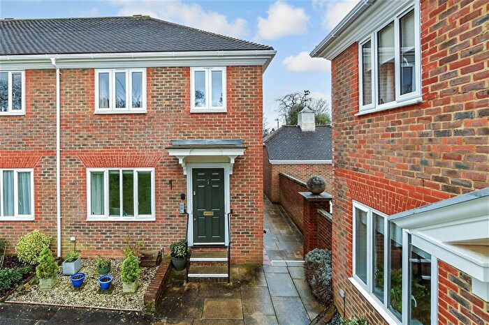 2 Bedroom Semi Detached House For Sale In Nevill Court, West Malling, Kent, ME19