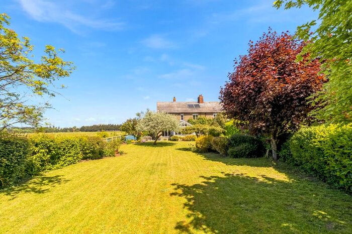 3 Bedroom Semi-Detached House For Sale In North Cottages, Fyfield Wick, Abingdon, Oxfordshire, OX13