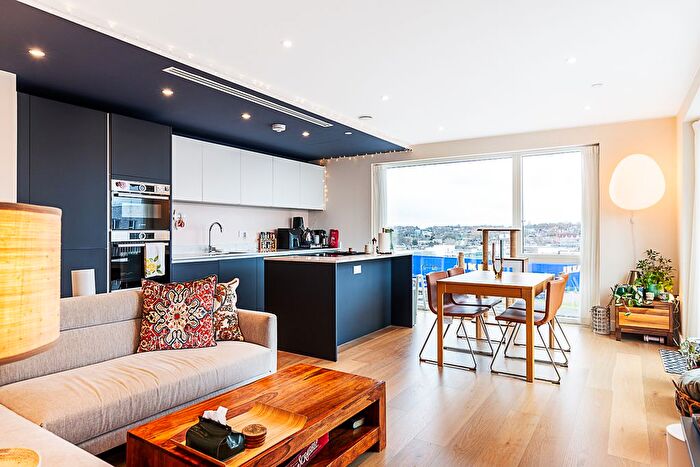 2 Bedroom Flat To Rent In Galvin House, West Park Side, London, SE10