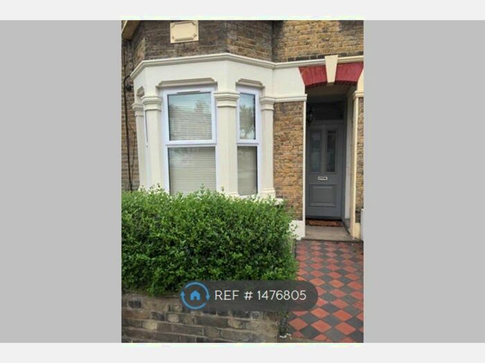 2 Bedroom Flat To Rent In Twickenham Road, London, E11