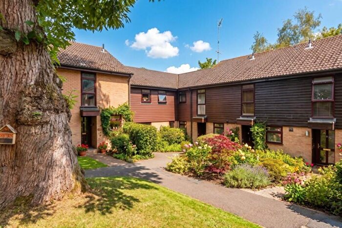 Apartment To Rent In Woking, Surrey, GU21
