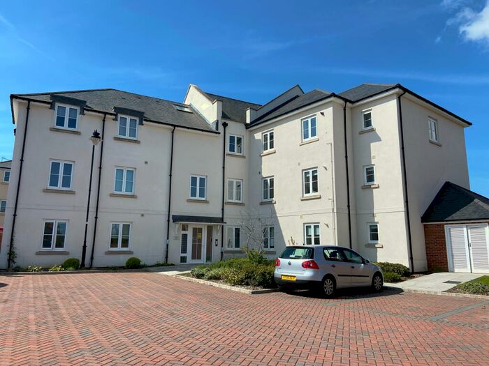 2 Bedroom Apartment To Rent In Woodward House, Waterlooville, PO7